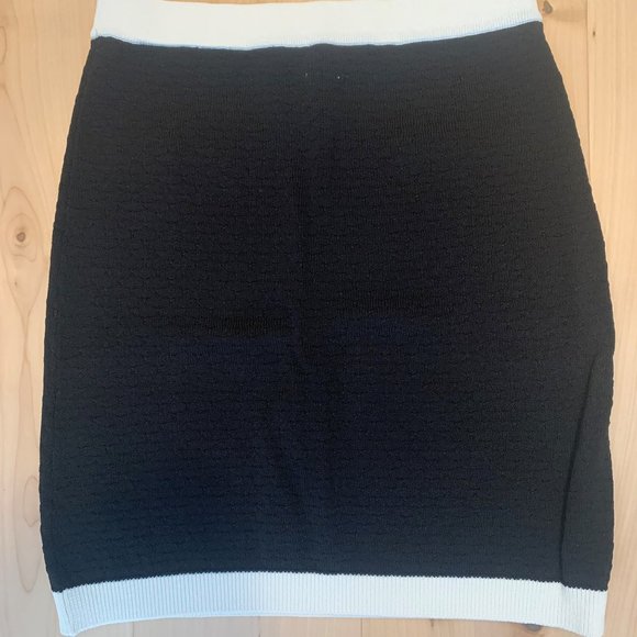 Skirt - Picture 2 of 3